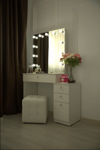 Гримерное зеркало без рамы, с лампочками, трансформирующийся столик и 4 ящика