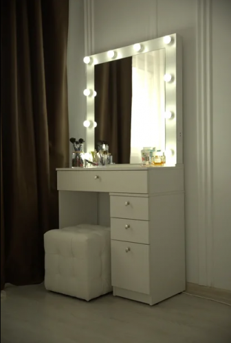 Белый туалетный столик с тумбой и зеркало лампочками