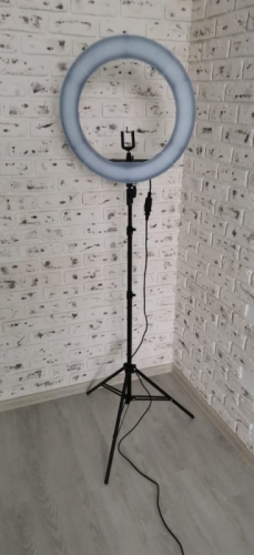 Кольцевая лампа 48 см. с насадками
